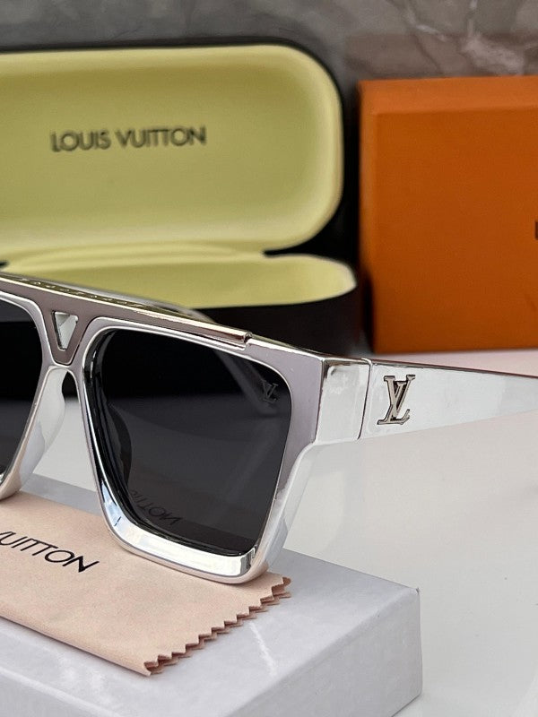 Lo_uis_vui_tton_1502_chrome_black