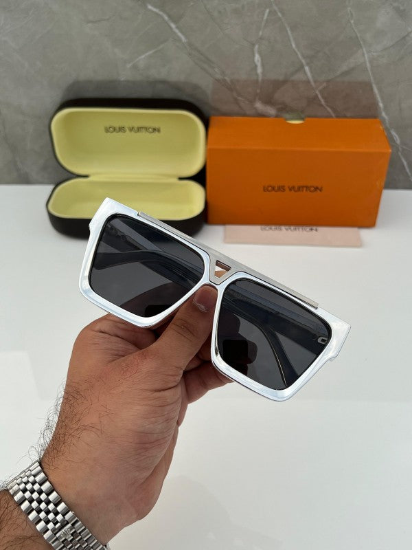 Lo_uis_vui_tton_1502_chrome_black