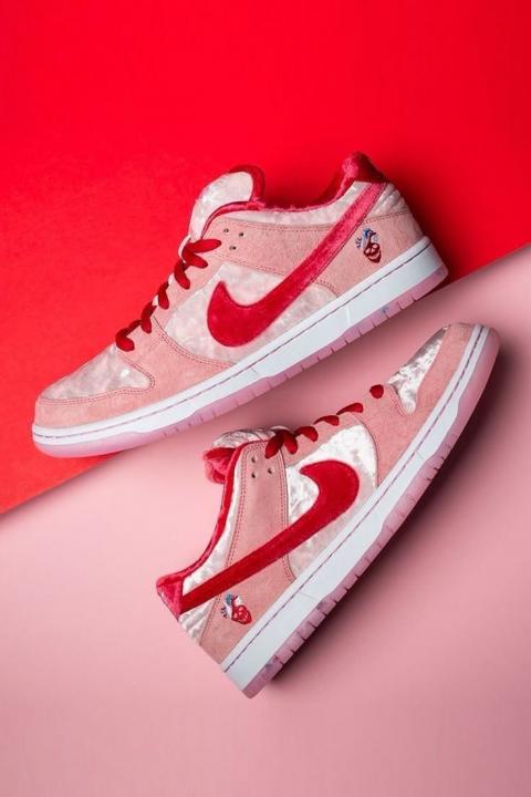 Nik_e Sb Dunk Low Strange Love (842