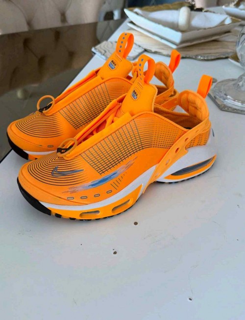 Nik.e AirMax Craze Laser Orange (323