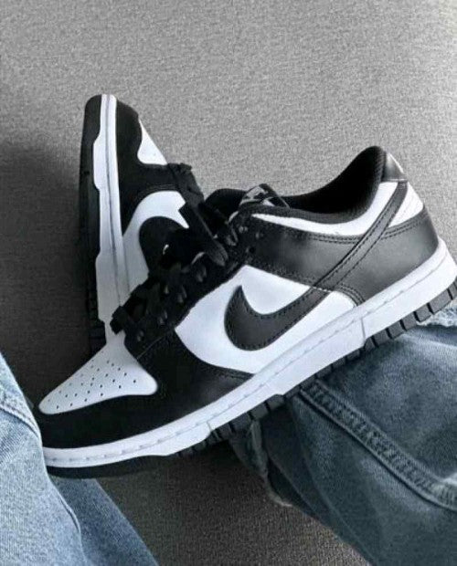 Nik e SB Dunk Low Panda Black White (116