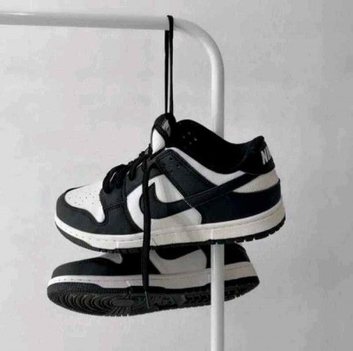 Nik e SB Dunk Low Panda Black White (116