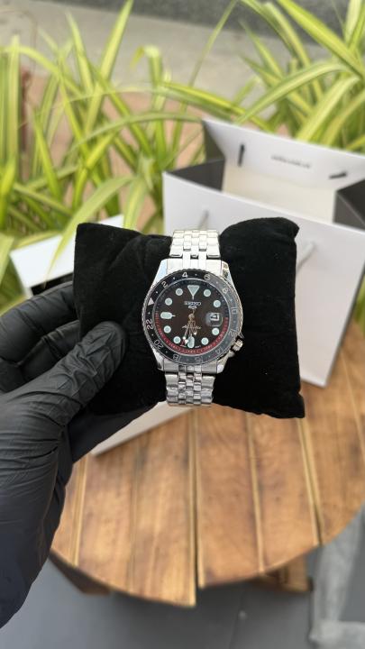SEIKO 5 SPORTS