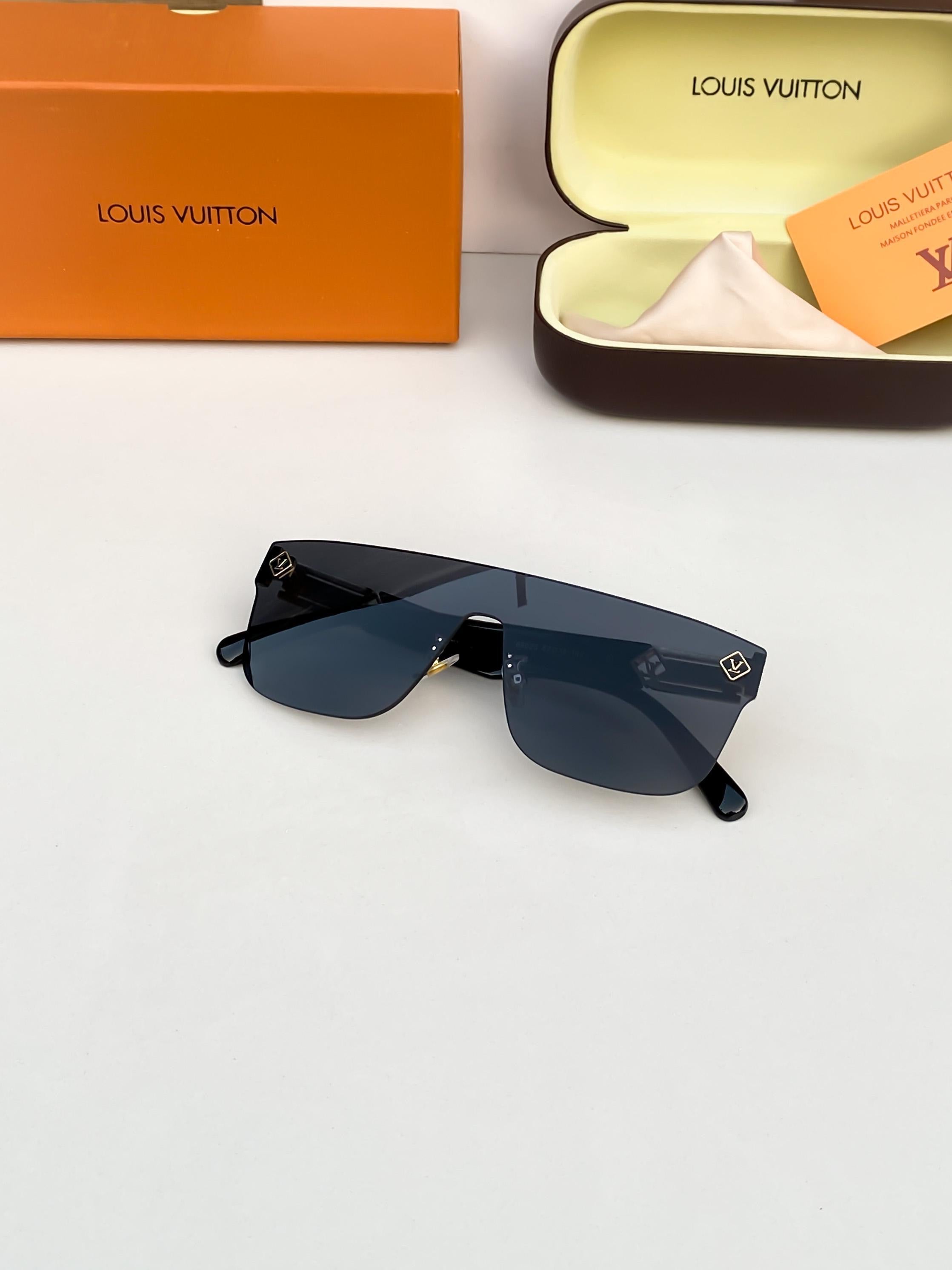 LO_UIS Vuitton gold black 68025