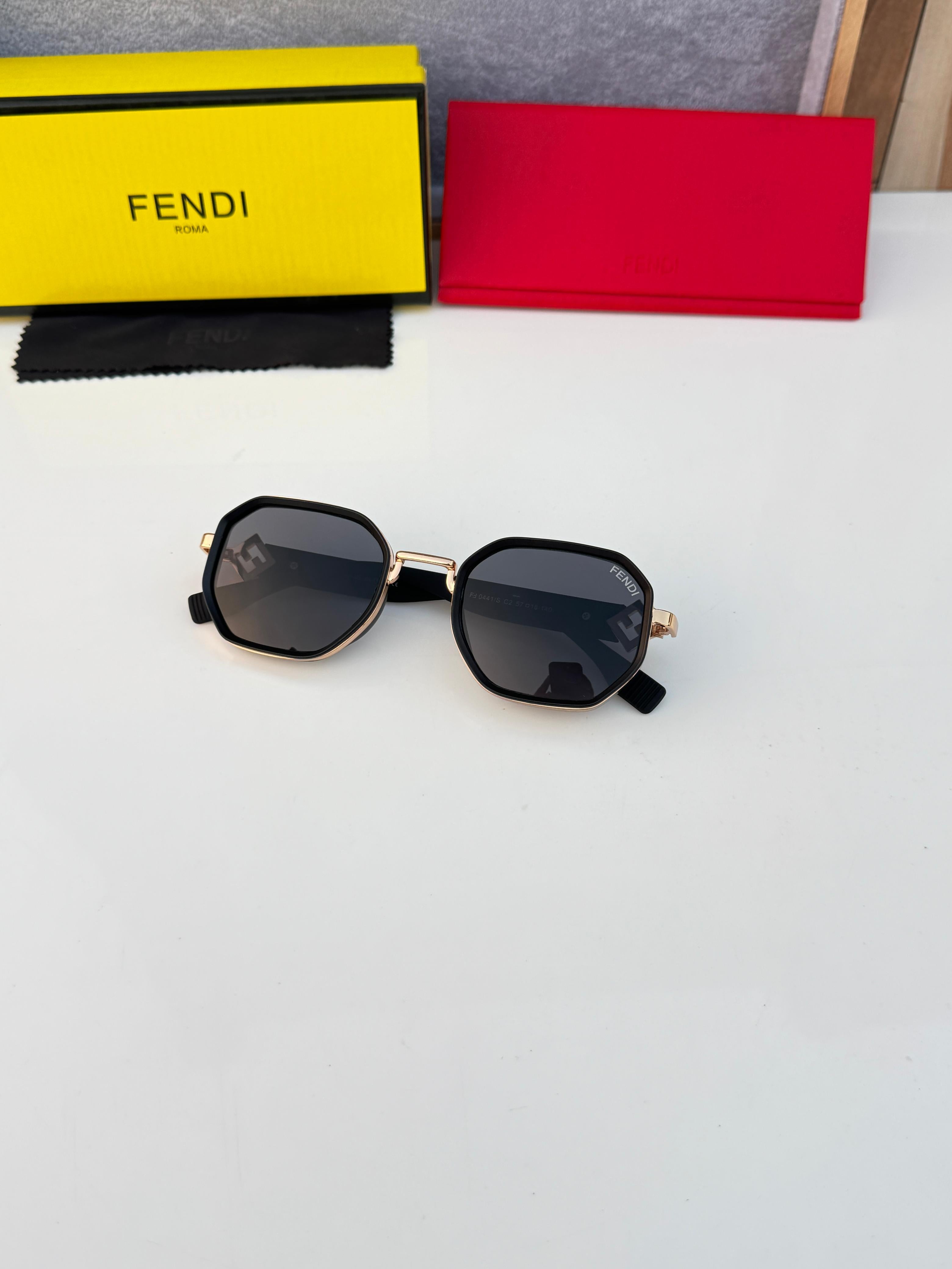 Fend_i 441 gold black