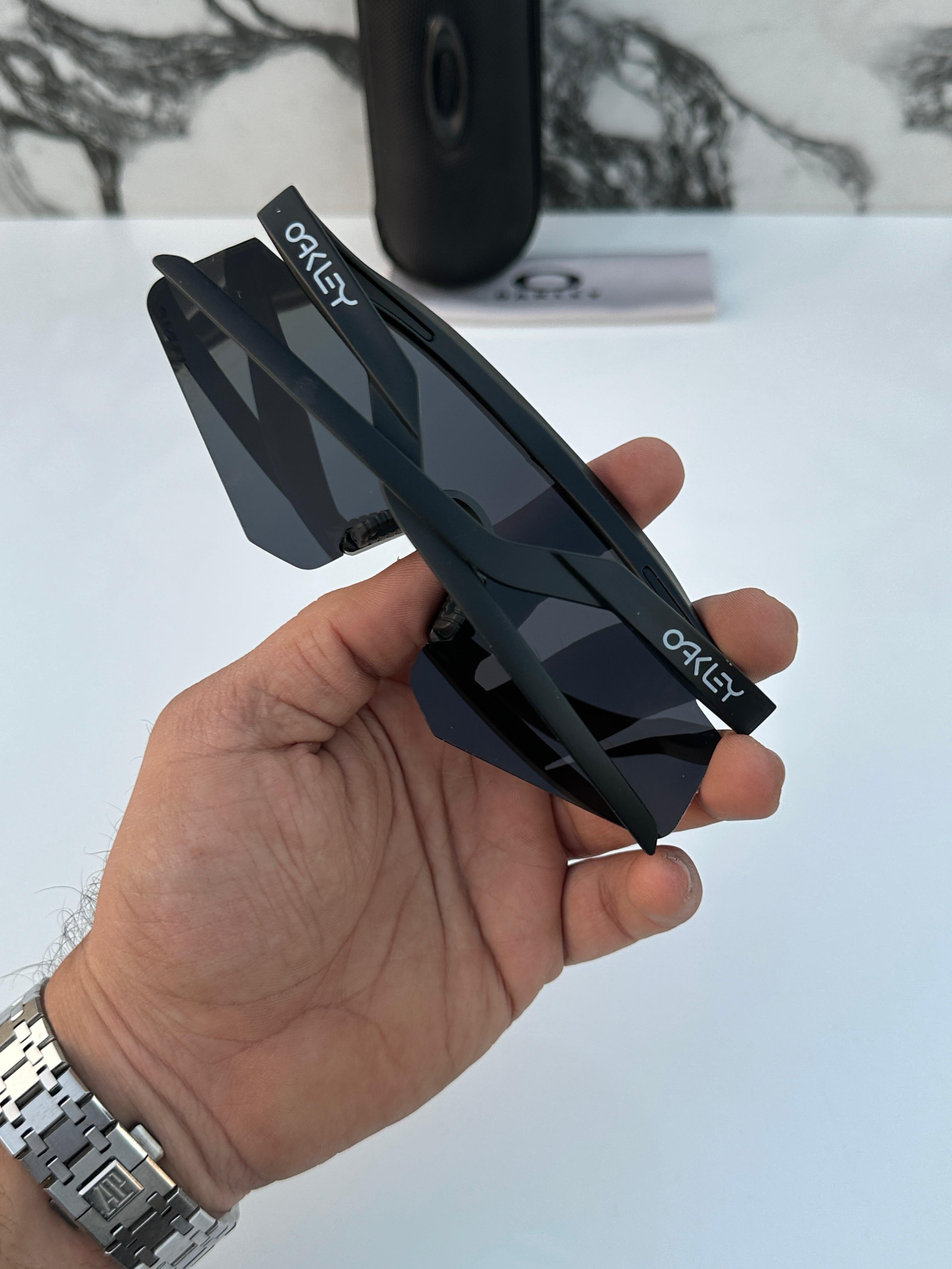 Oakle_y hydra 4929 full black