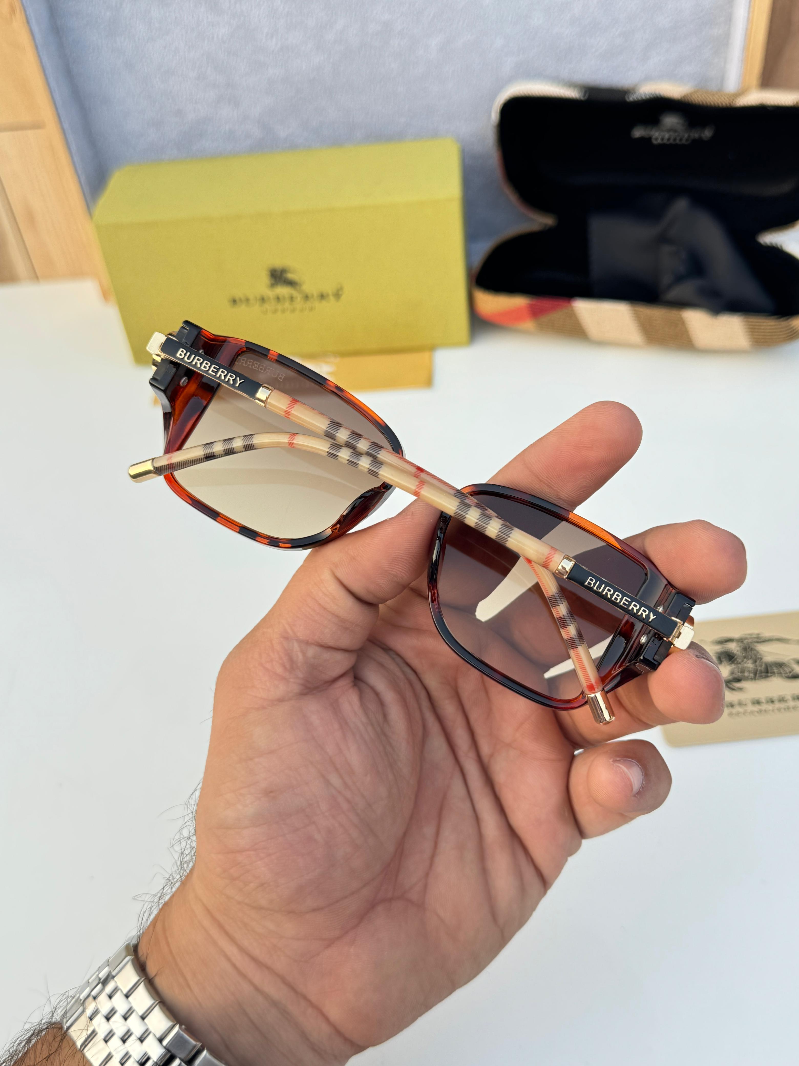Burberry 92525 tiger brown