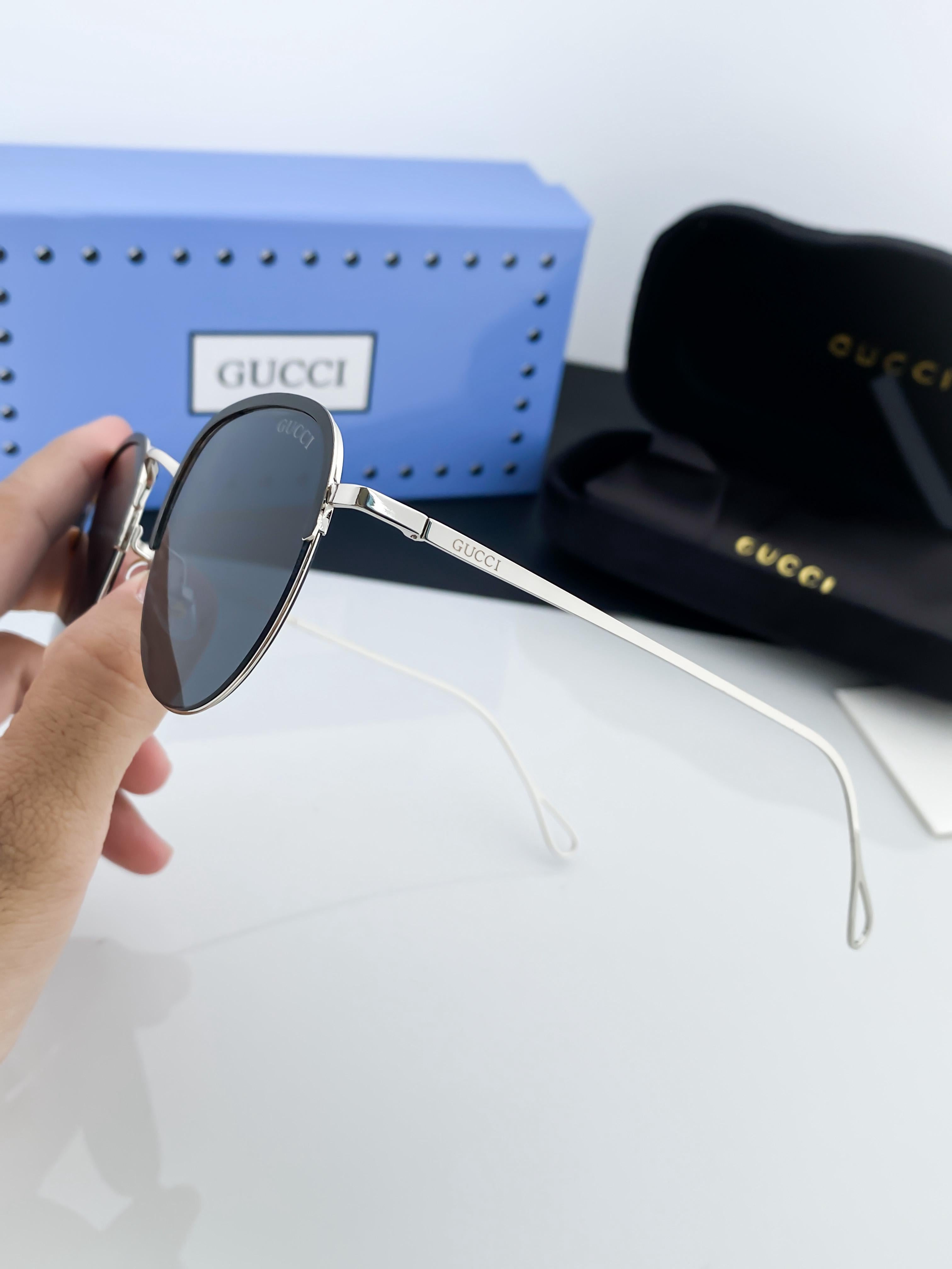 GU_C_CI SILVER BLACK 551 B