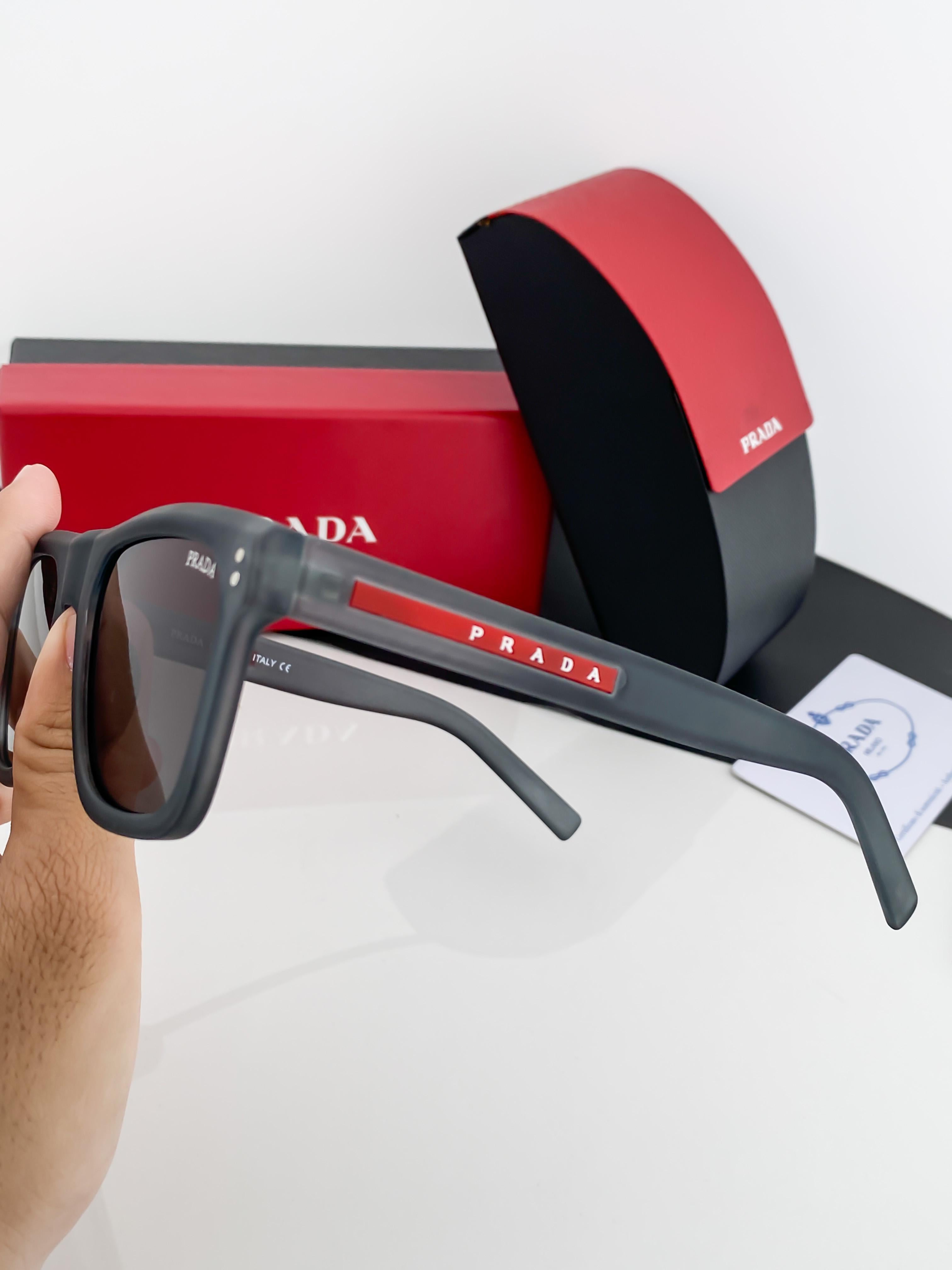 PR_AD_A GREY BLACK 3835 B