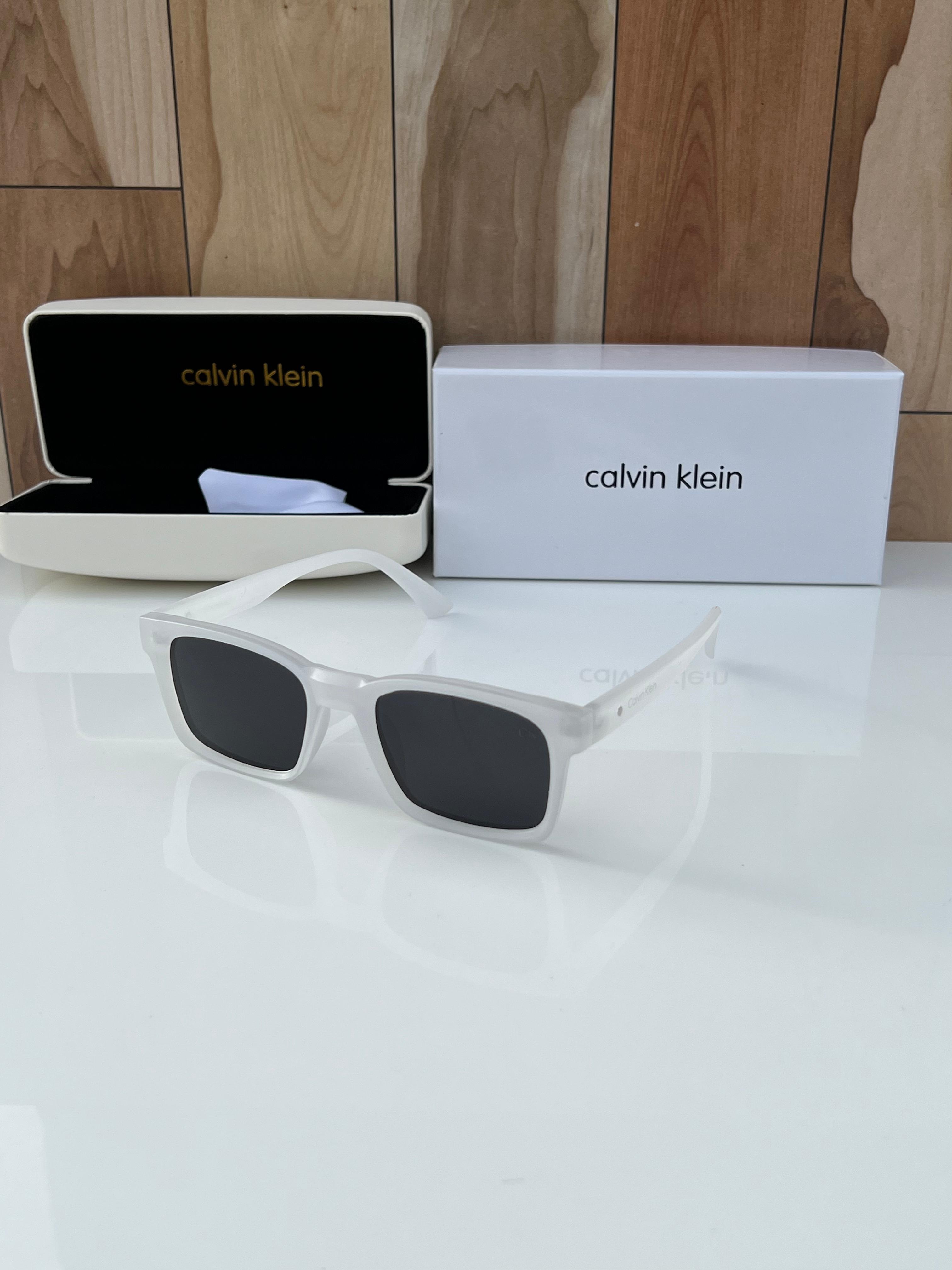 CaL Y10 white black A