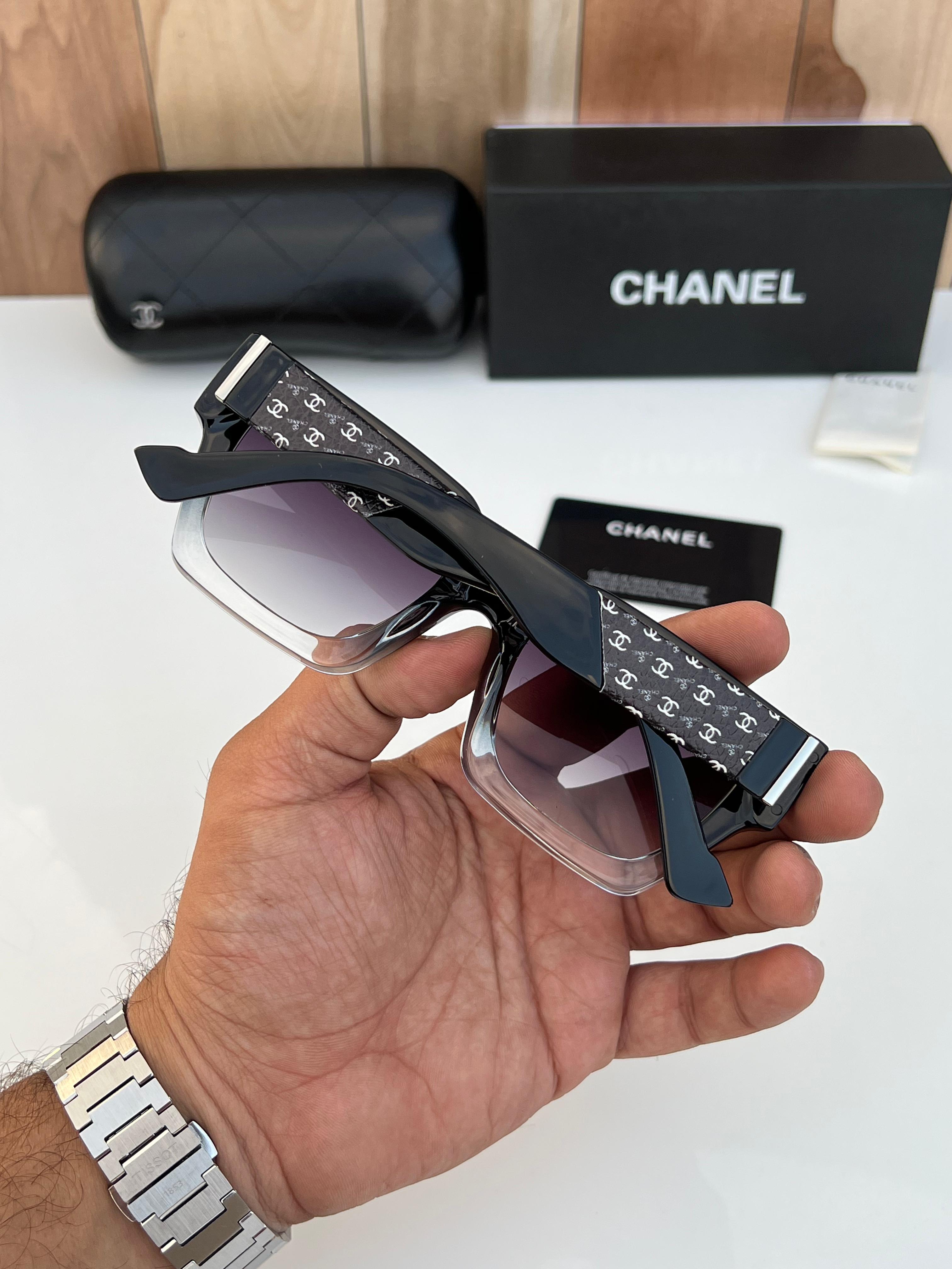 Cha 1326 black white