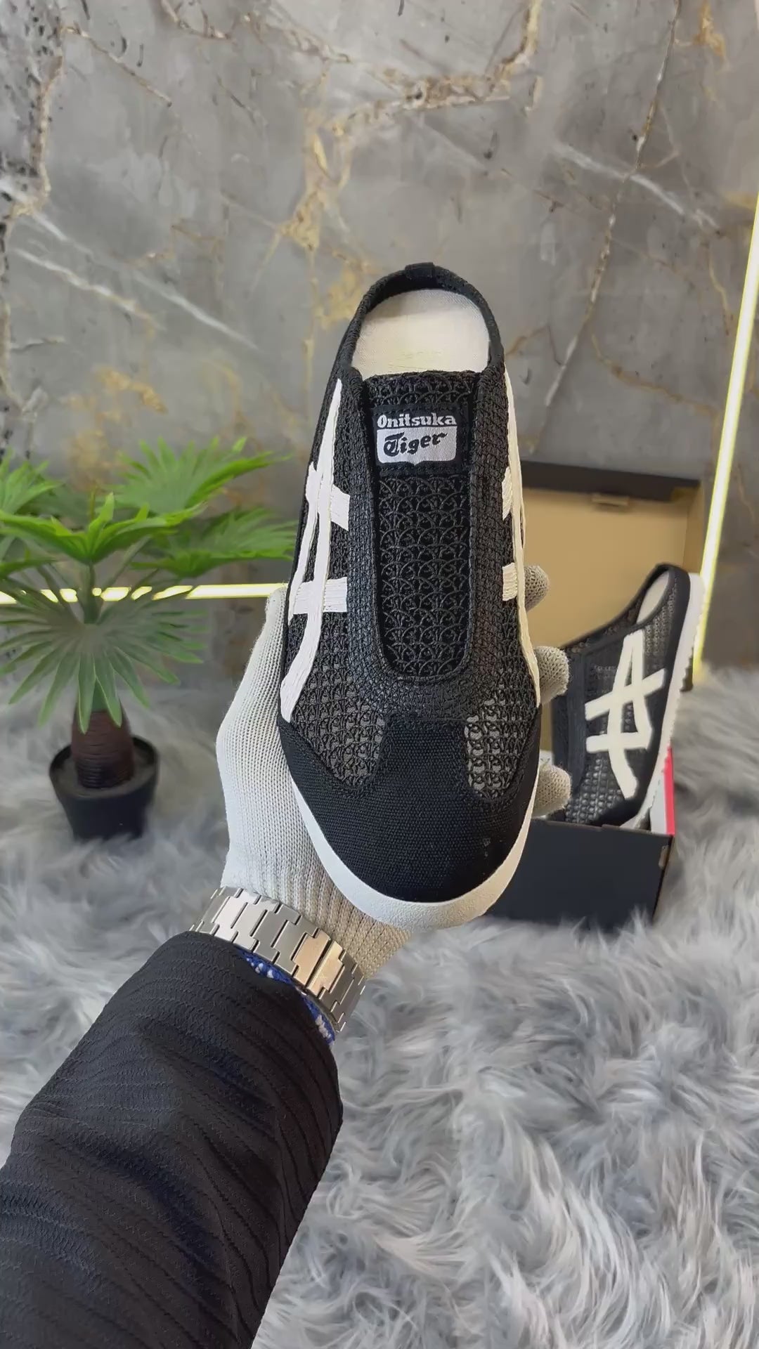 _Onitsuta_Tiger_Mexico_66_Sabot_Black_Cream