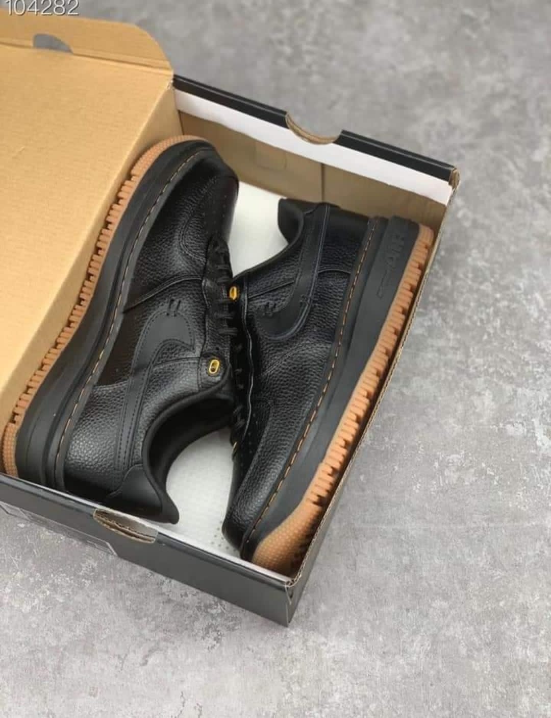 Nik e Airforce 1 Luxe Black Gum