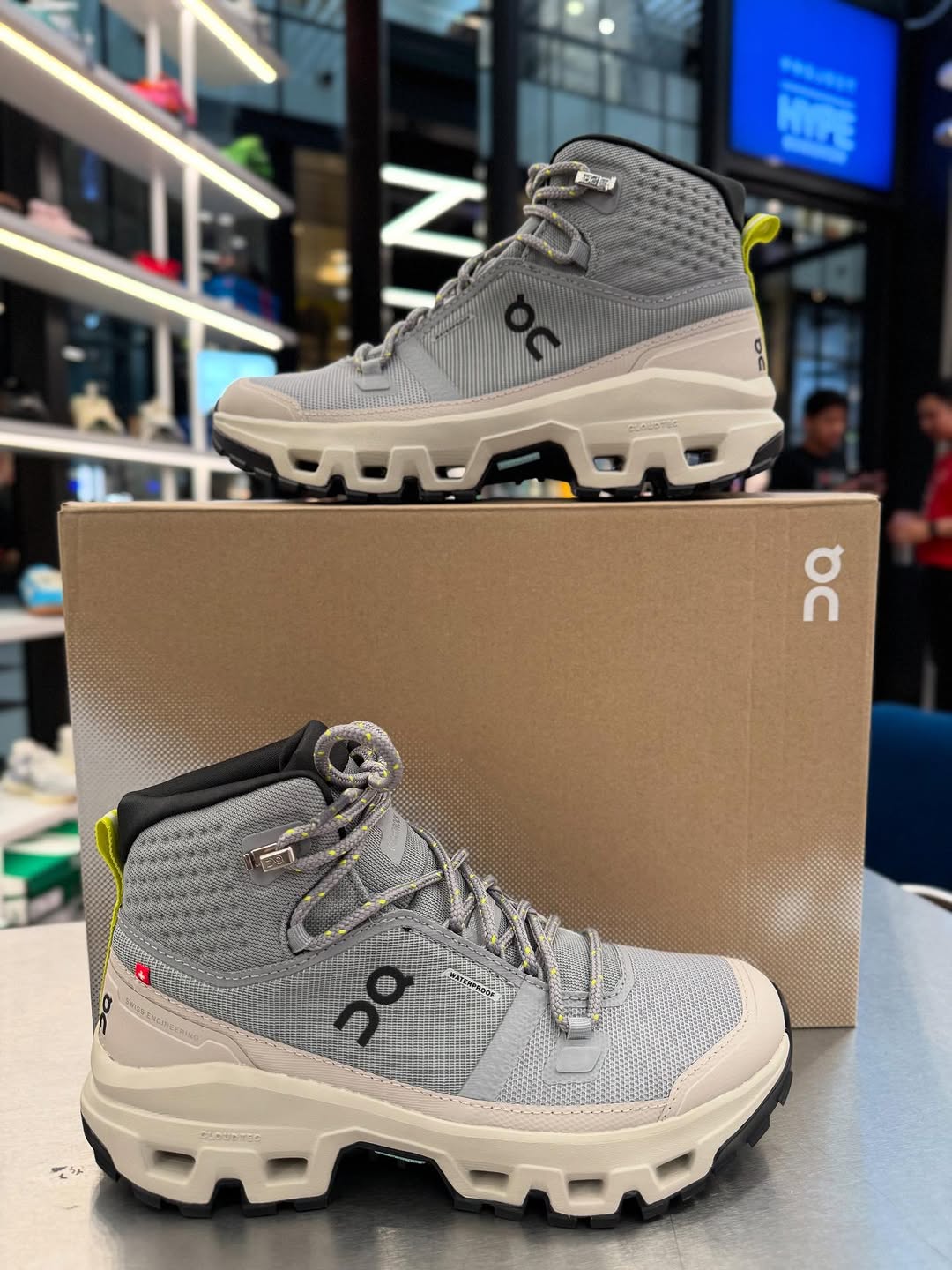 *On Running CloudRock Mid WP Hiking & Trail Alloy Ice
