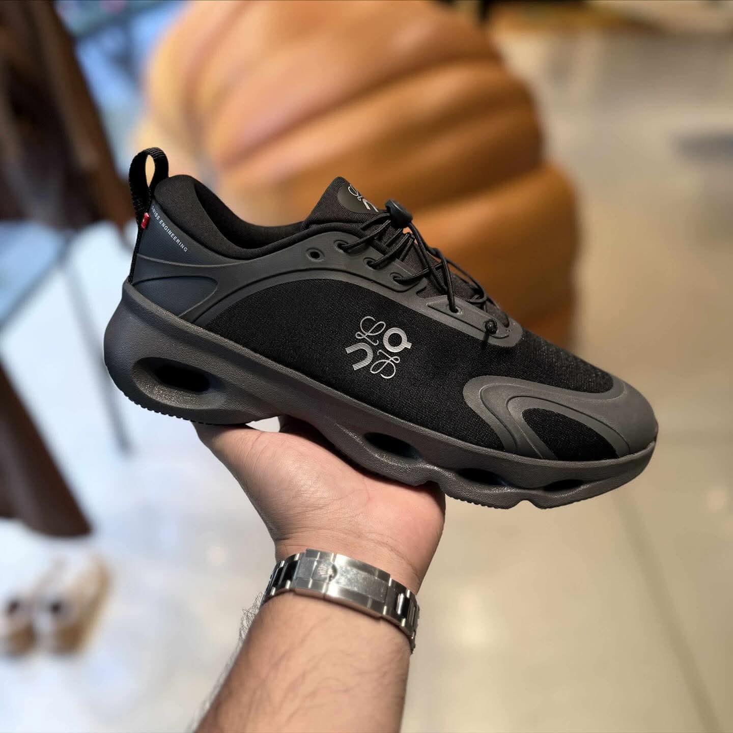 *On Running CloudSolo X Loewe Black*