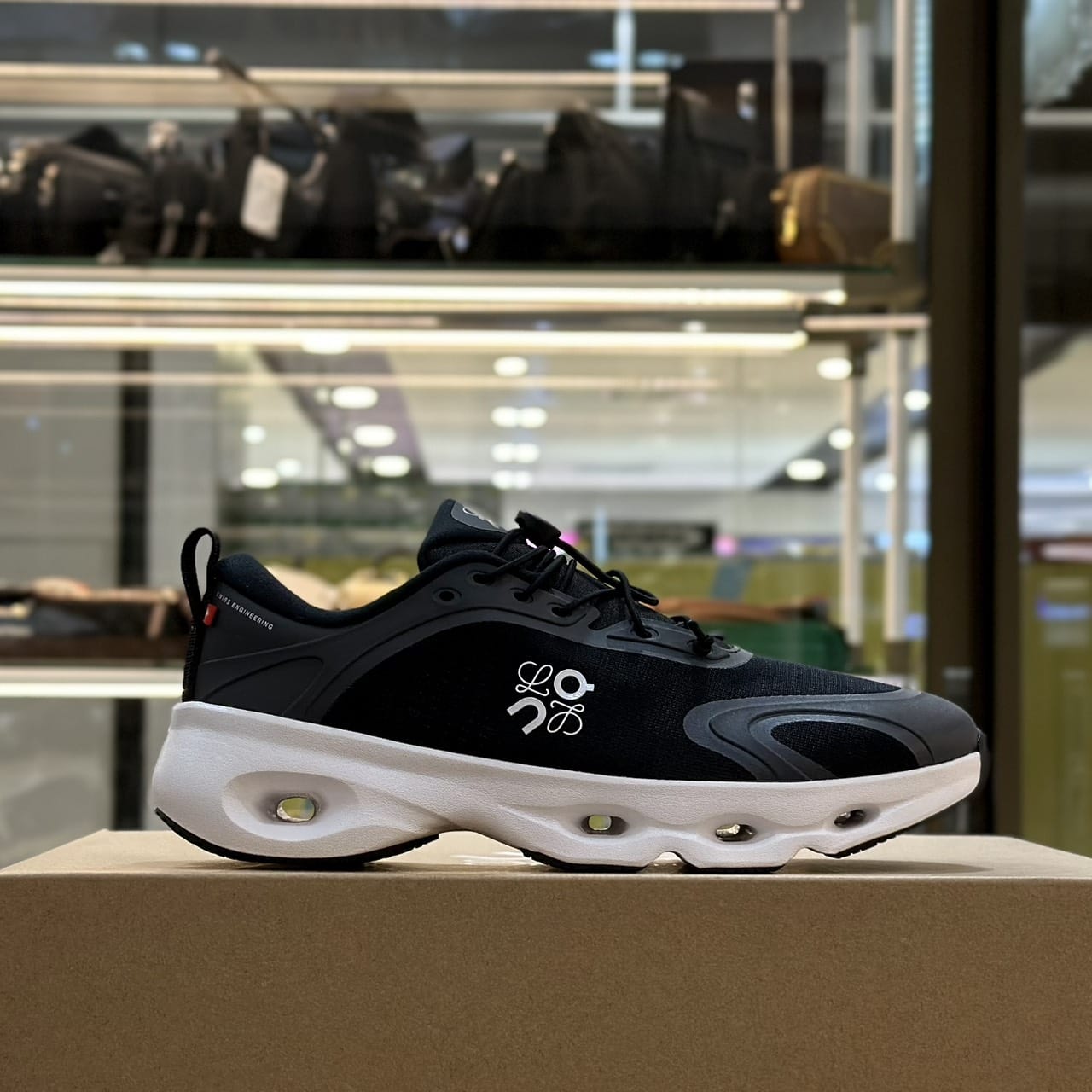 *On Running Cloudsolo X Loewe White Black