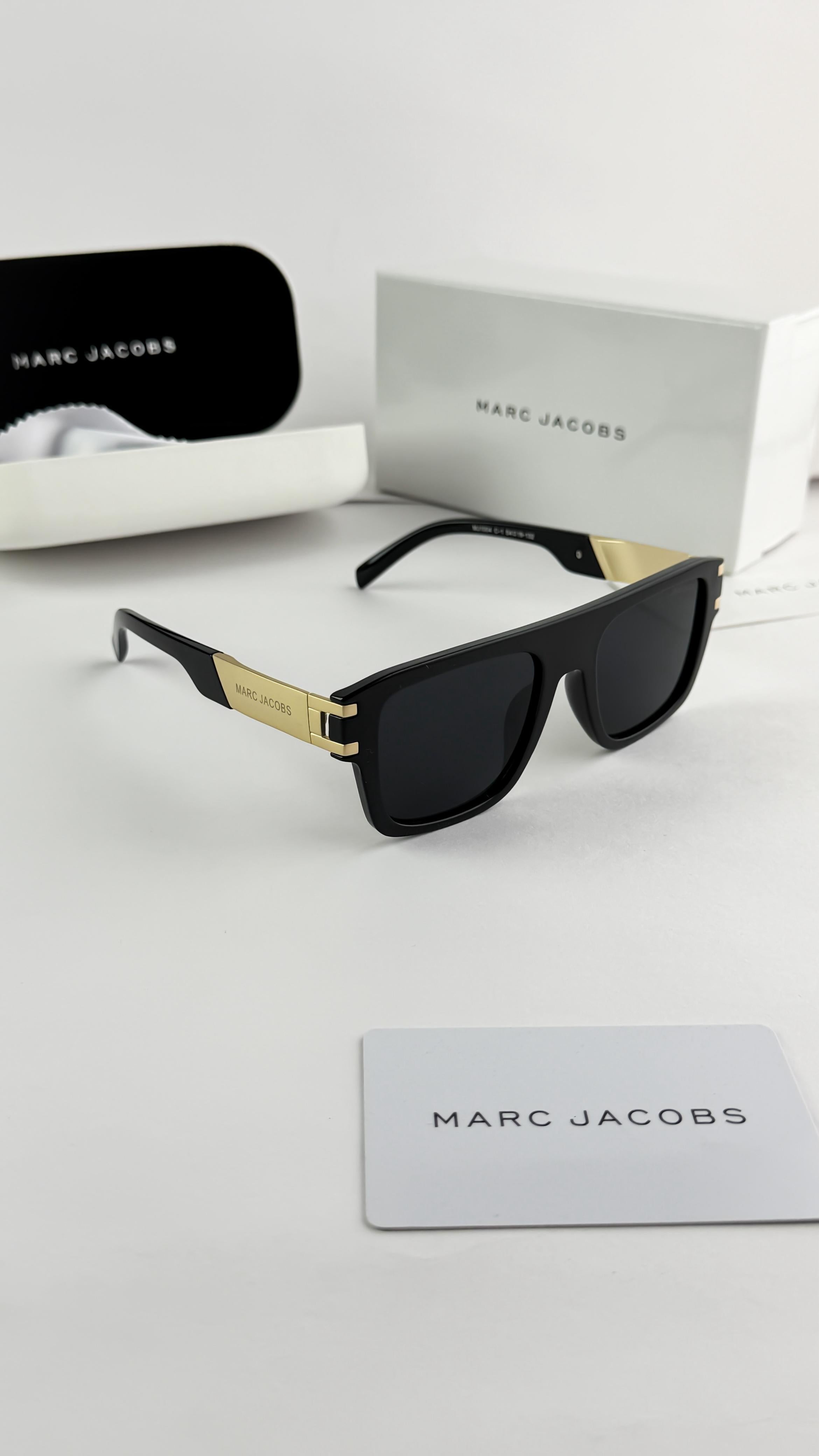 *MARC JACOBS GOLD BLACK 1004🔥🔥🔥*