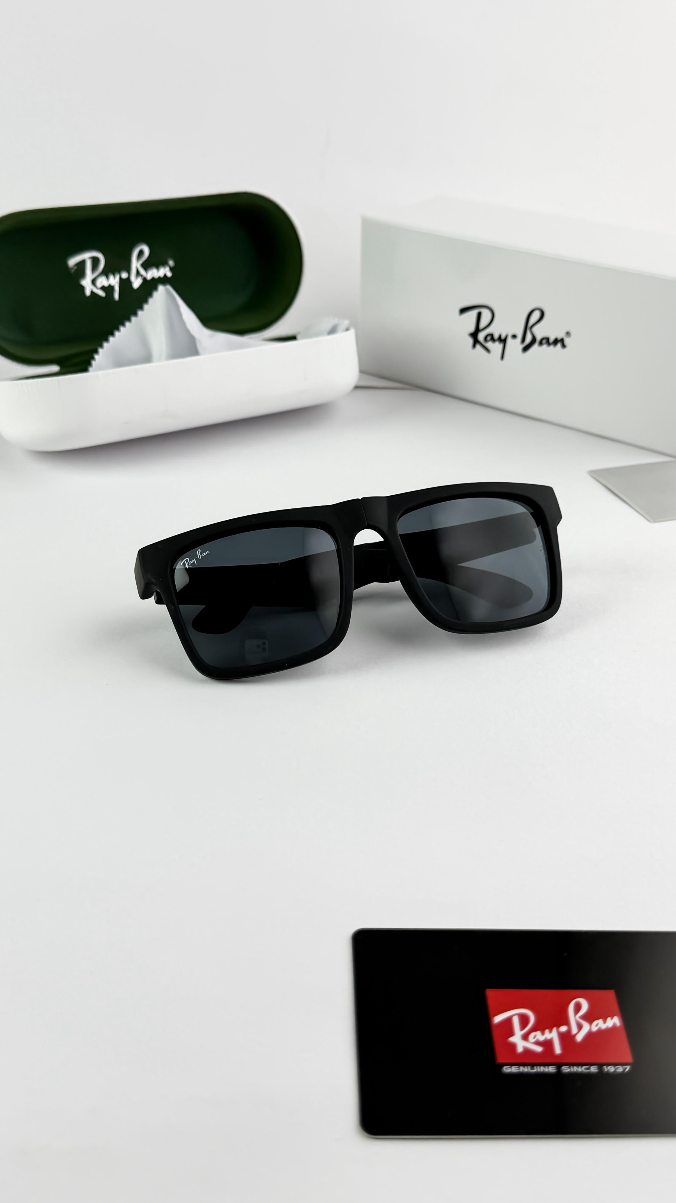 *RAYBAN BLACK FOLDABLE 4601😡😡😡SHOW YOUR PERSONALITY