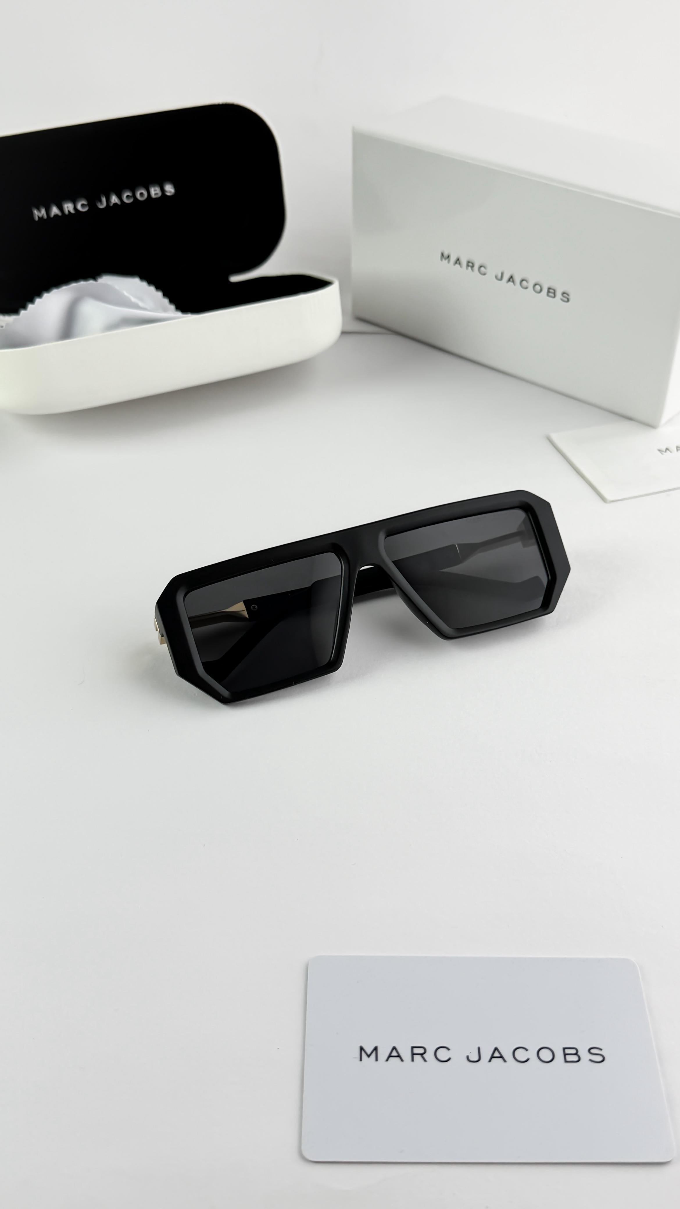 *MARC JACOBS GOLD BLACK 🔥🔥🔥*