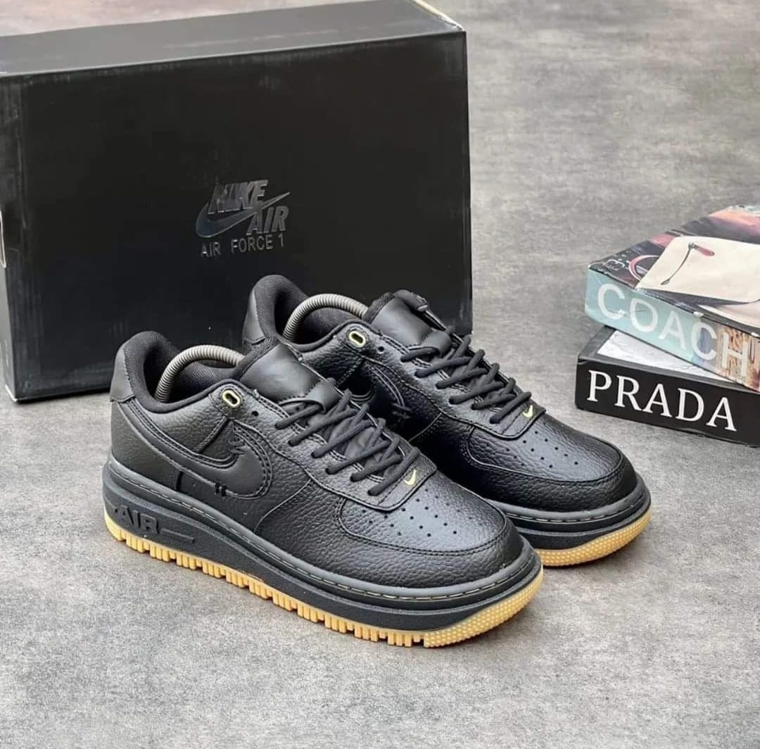 Nik e Airforce 1 Luxe Black Gum