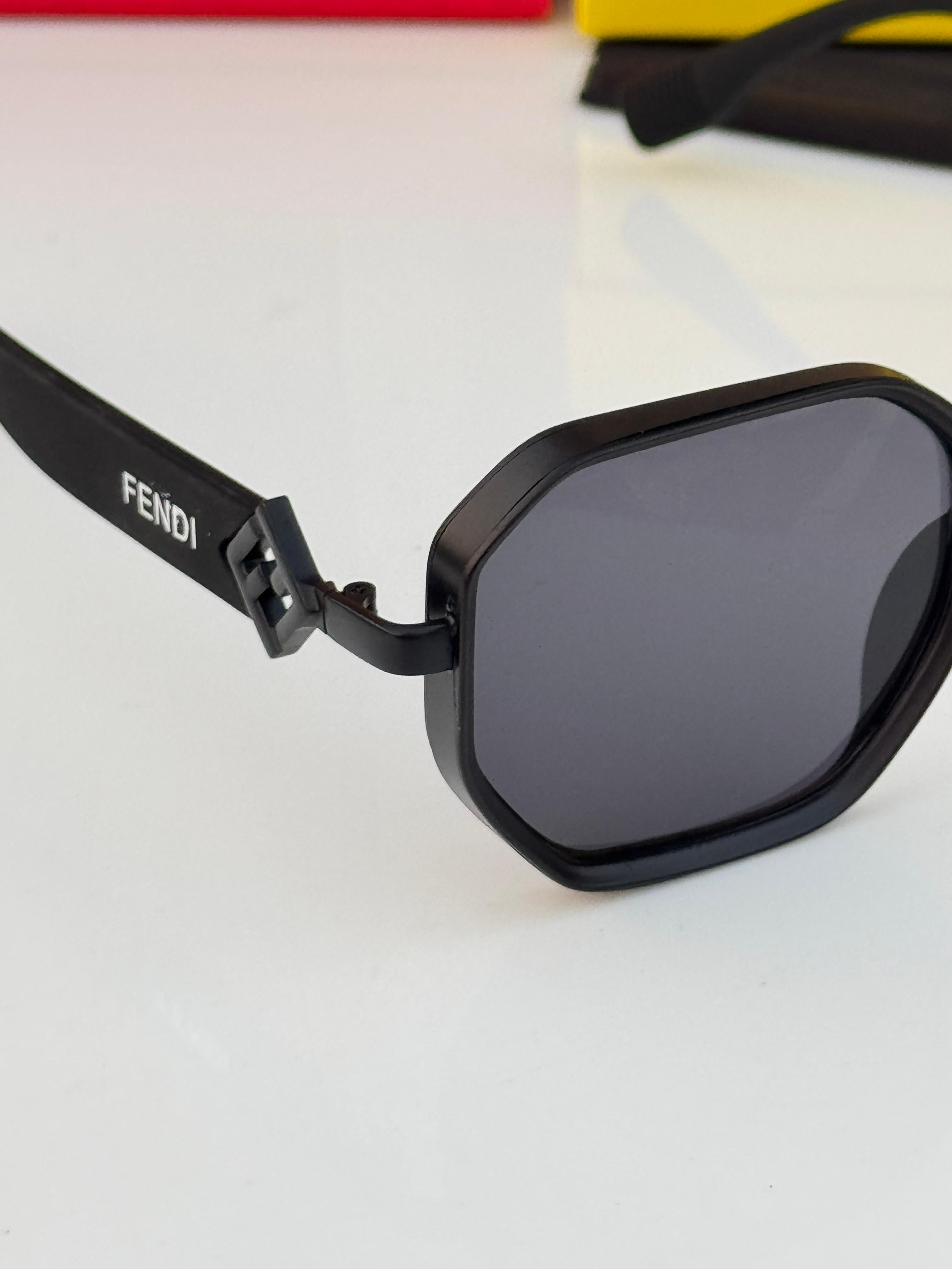 Fendi 441 black