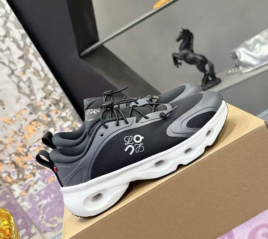 *On Running Cloudsolo X Loewe White Black
