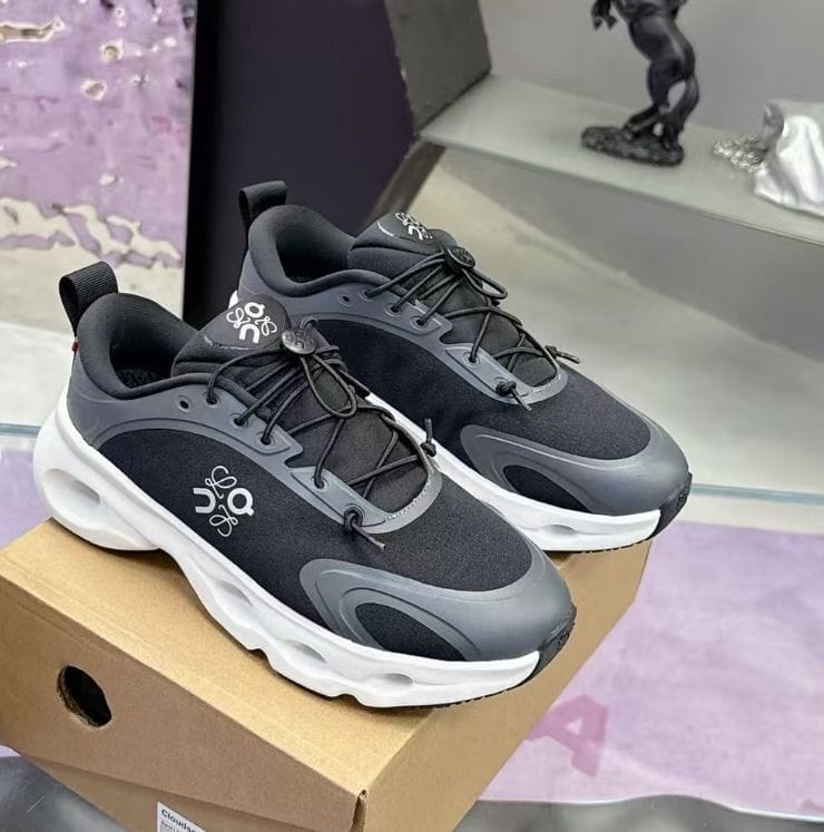 *On Running Cloudsolo X Loewe White Black