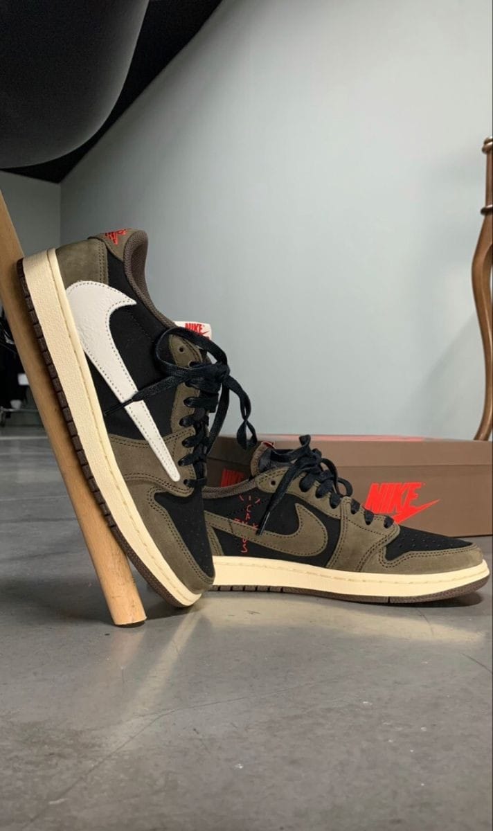 Air Jorda_n 1 Low X Travis Scott Dark Mocha