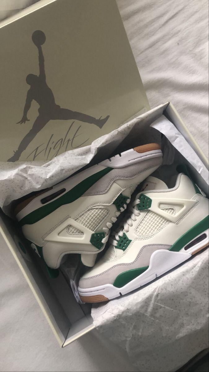 Air Jorda_n Retr_o 4 Pine Green