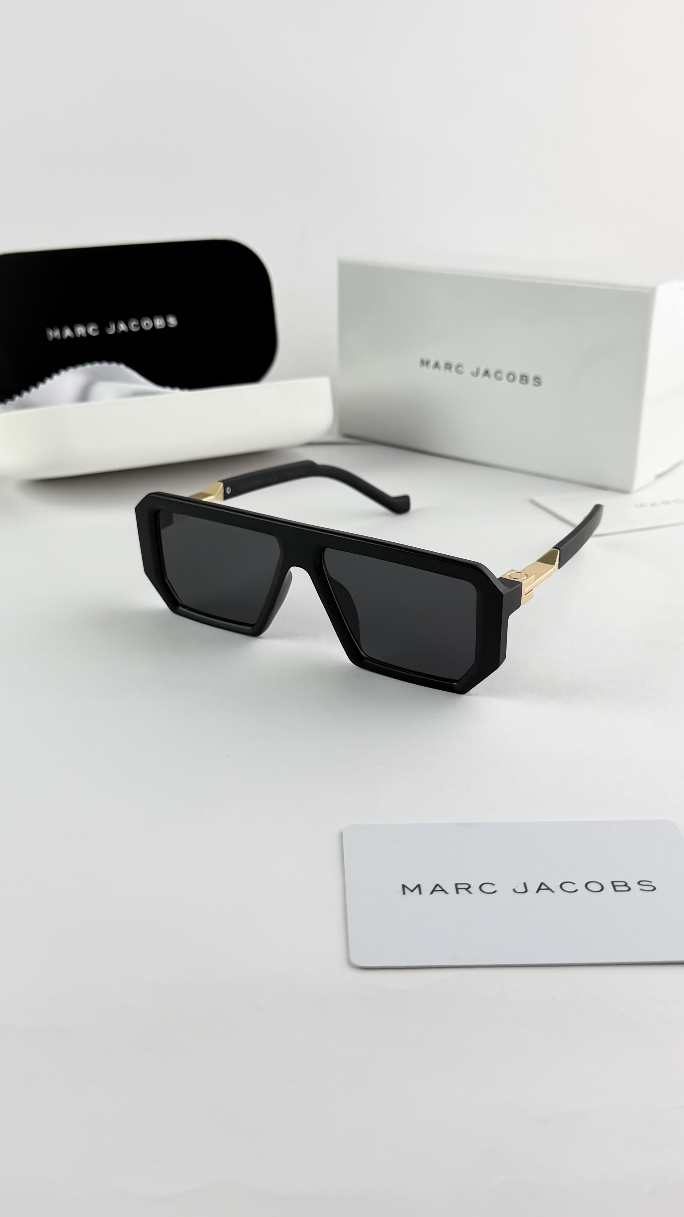 *MARC JACOBS GOLD BLACK 🔥🔥🔥*
