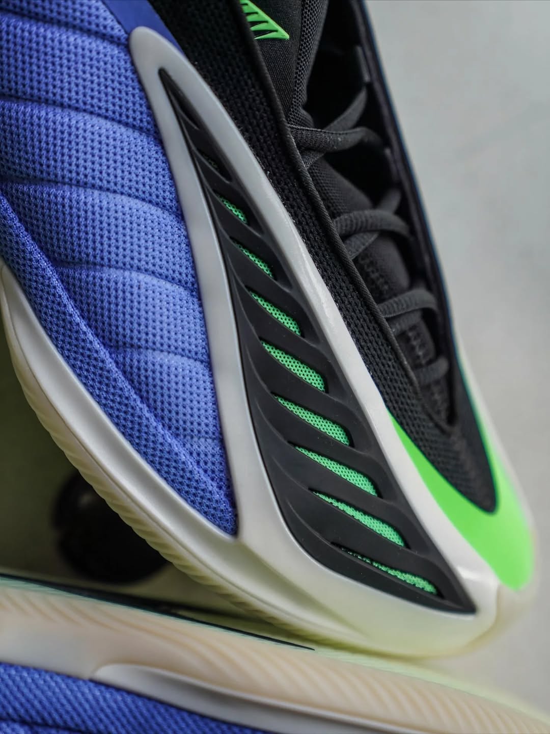 Adidass Anthony Edwards 2 Fusion Blue Zero Metallic Lime Burst