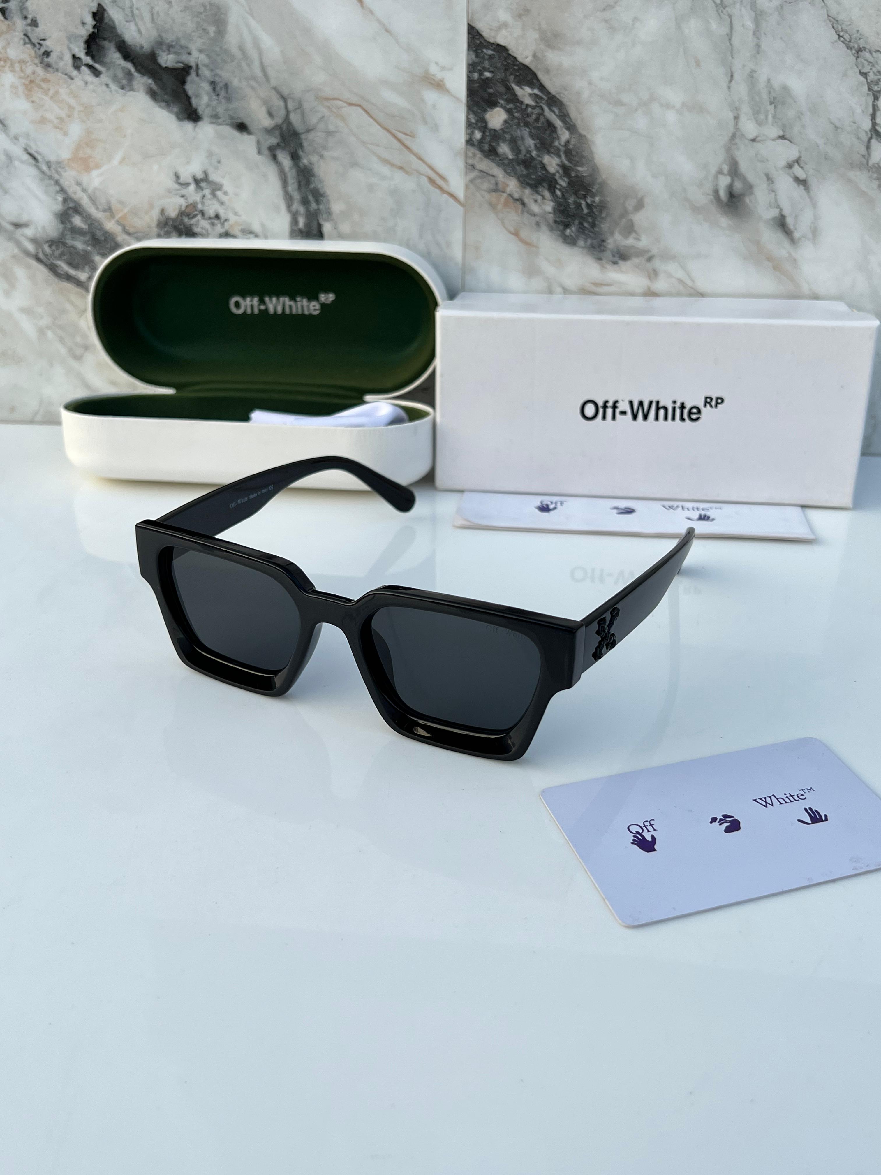 *Off white full black*