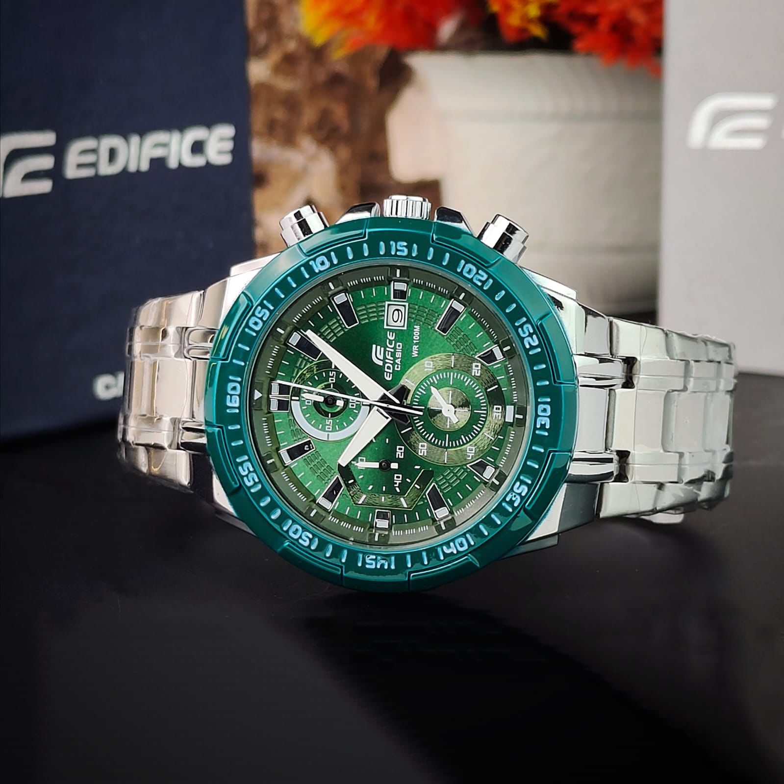 EDIFIC_E CLASSIC STANDARD CHRONOGRAPH WATCH WITH A GREEN ALUMINIUM BEZEL AND STAINLESS STEEL CASH AND BAND