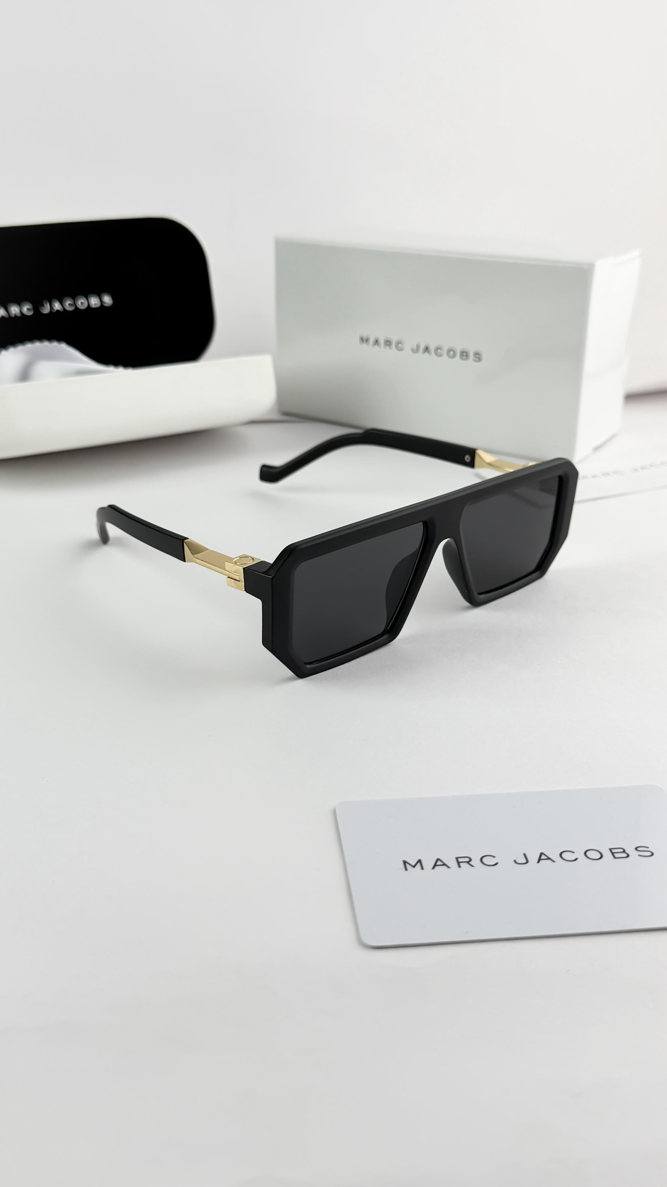 *MARC JACOBS GOLD BLACK 🔥🔥🔥*