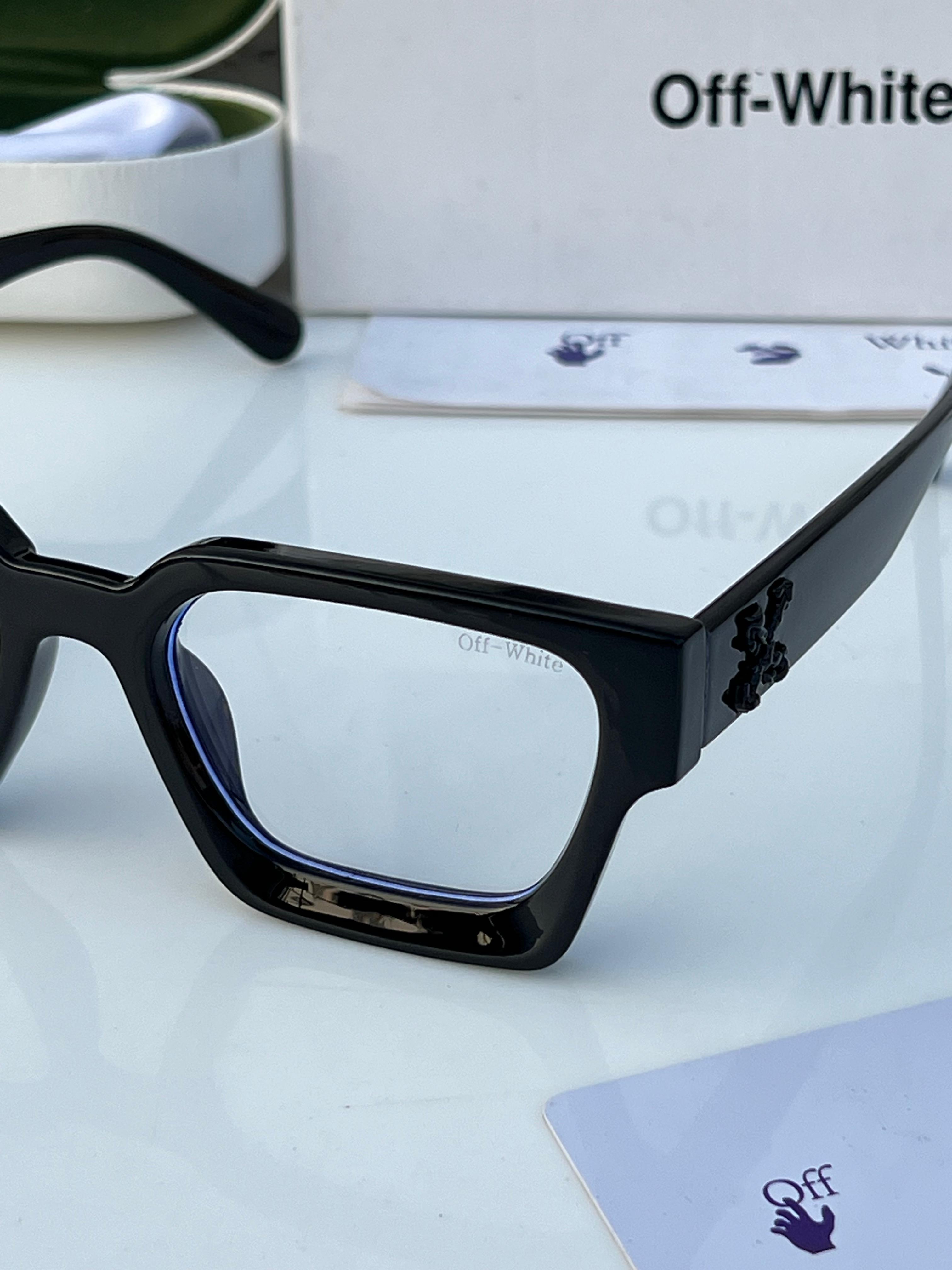 Off white black plano