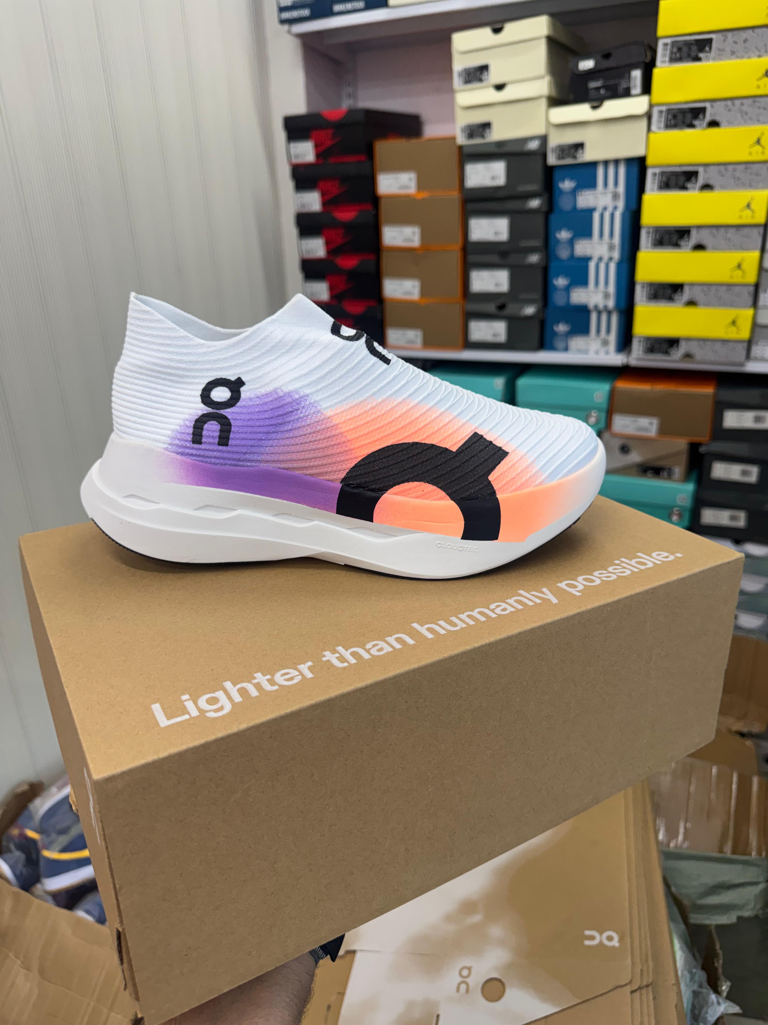 On Clou_dBoom Strike LS White