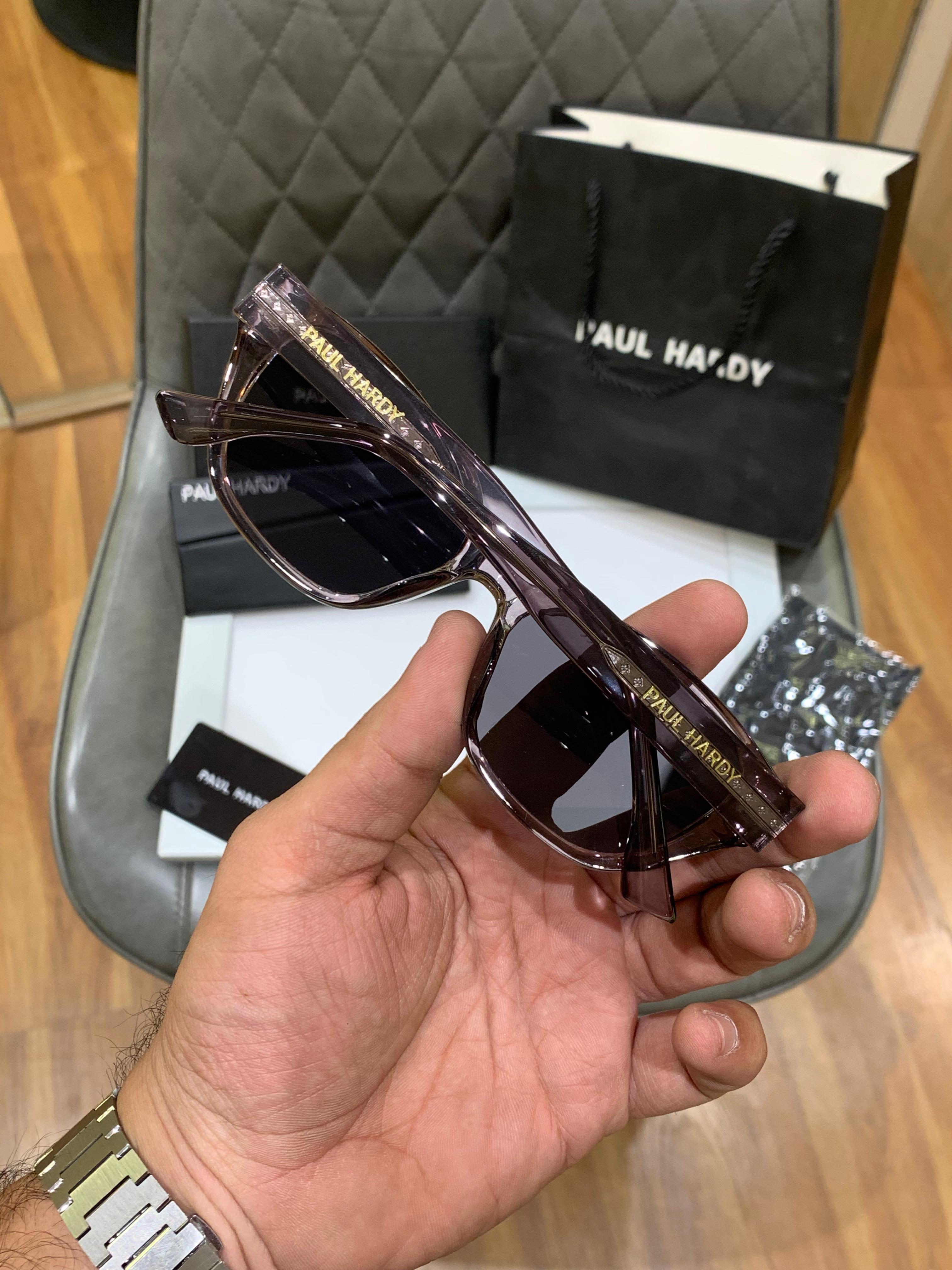 P-a-ul har-dy 3262 grey black