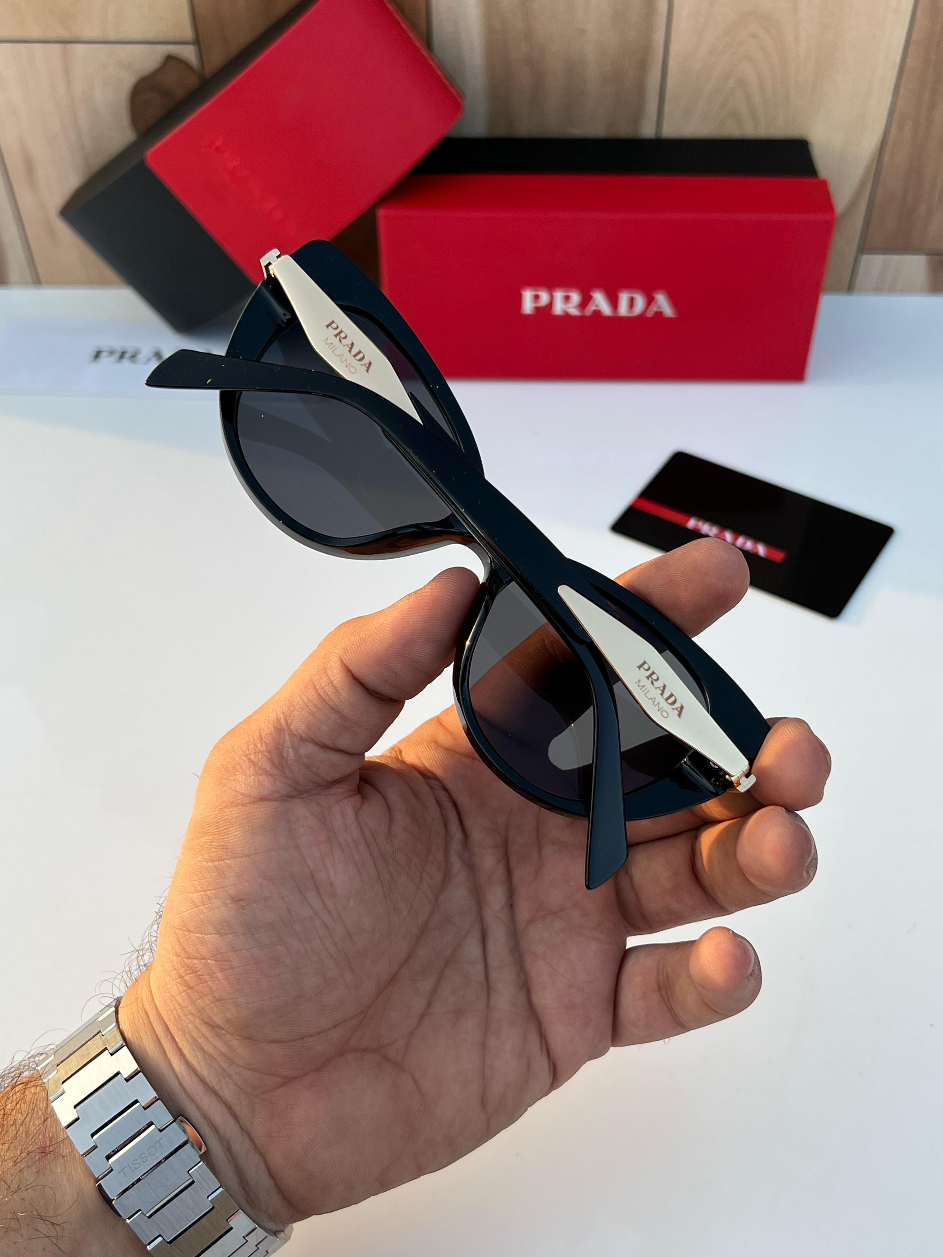 Pra_da 3373 black gold