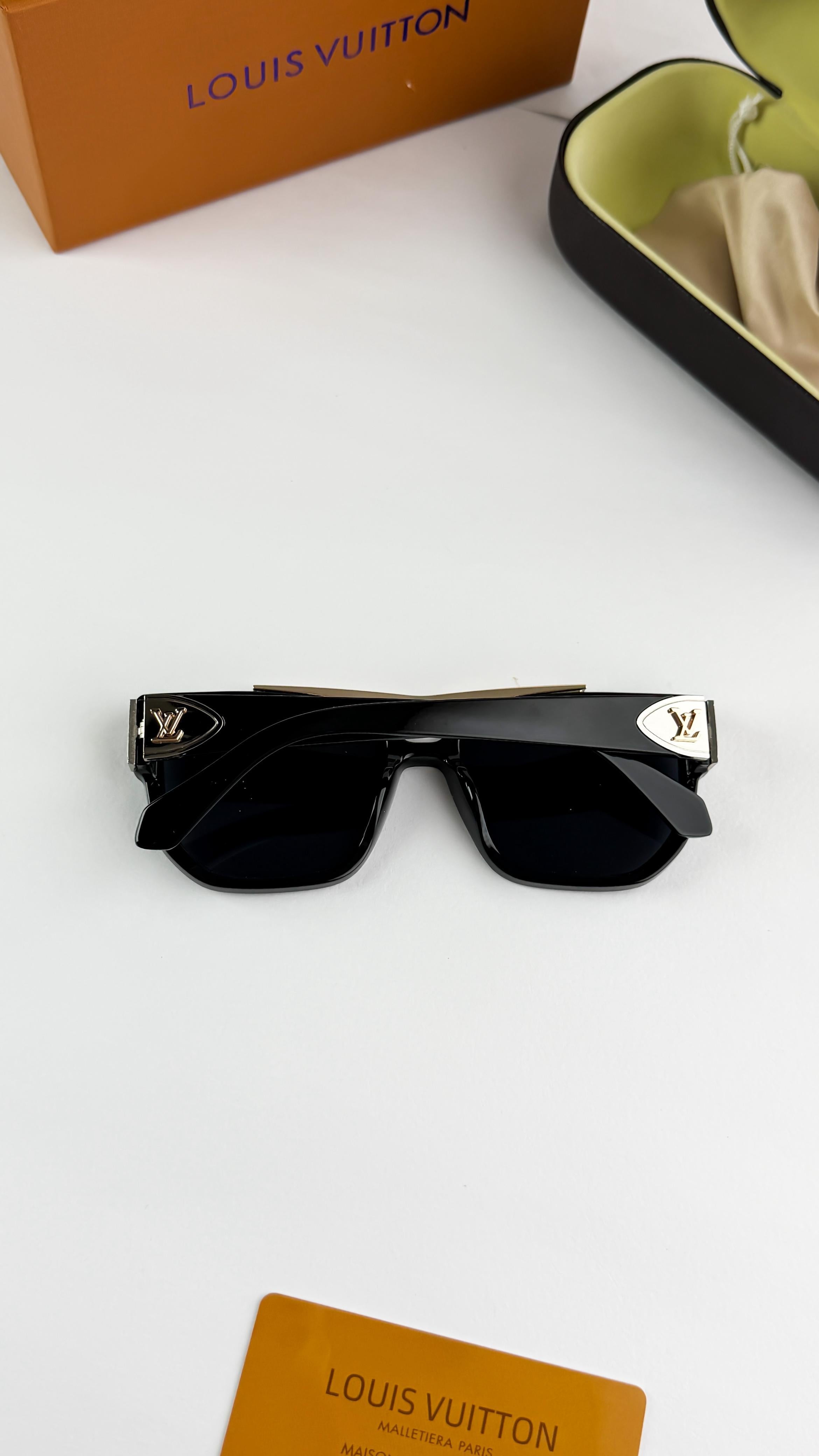 *LOUIS VUITTON GOLD BLACK 🥵🥵🥵*