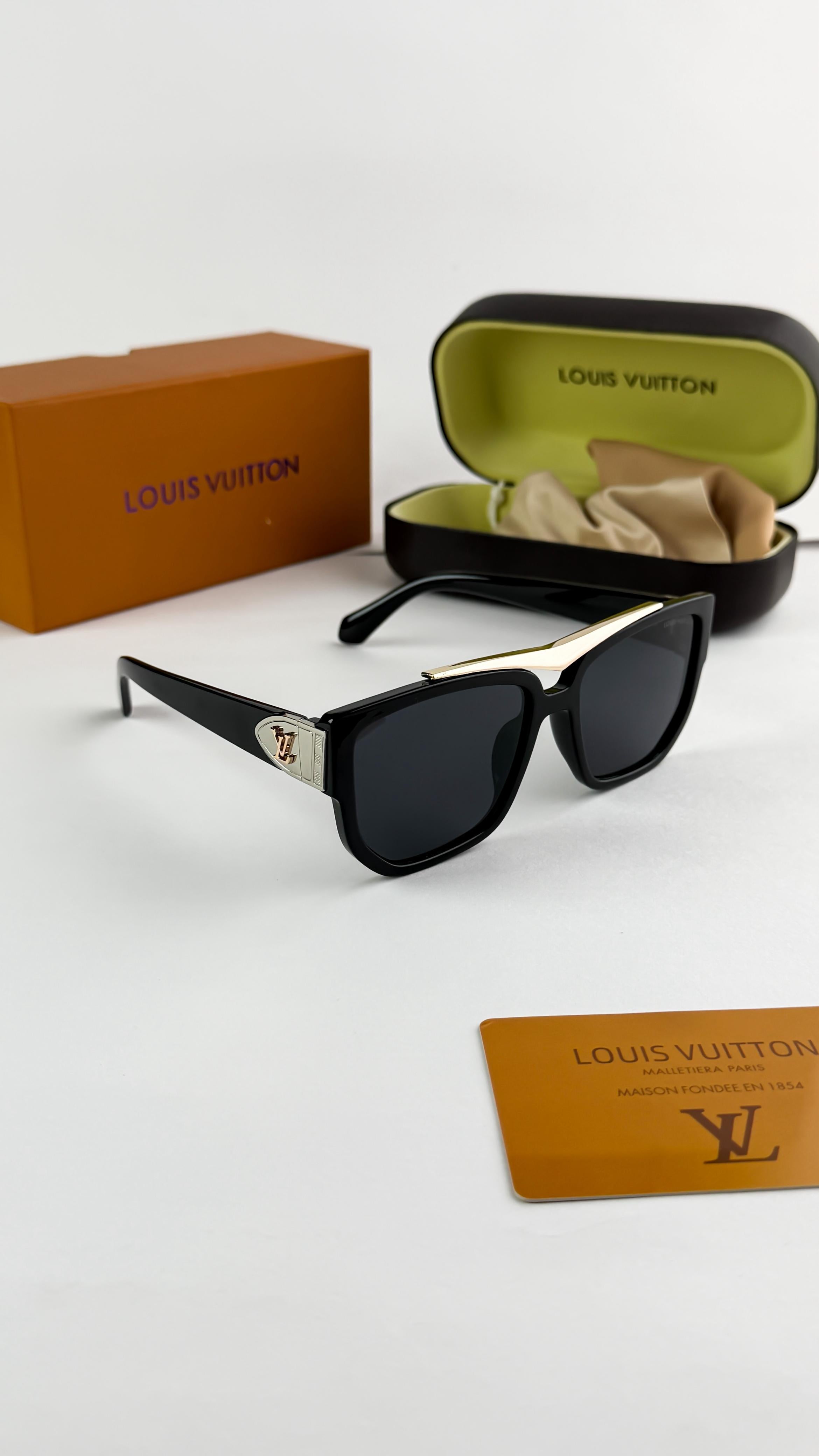 *LOUIS VUITTON GOLD BLACK 🥵🥵🥵*