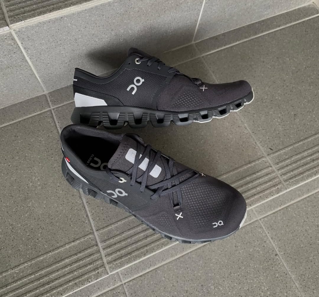 On Clou_d X3 Training Black White