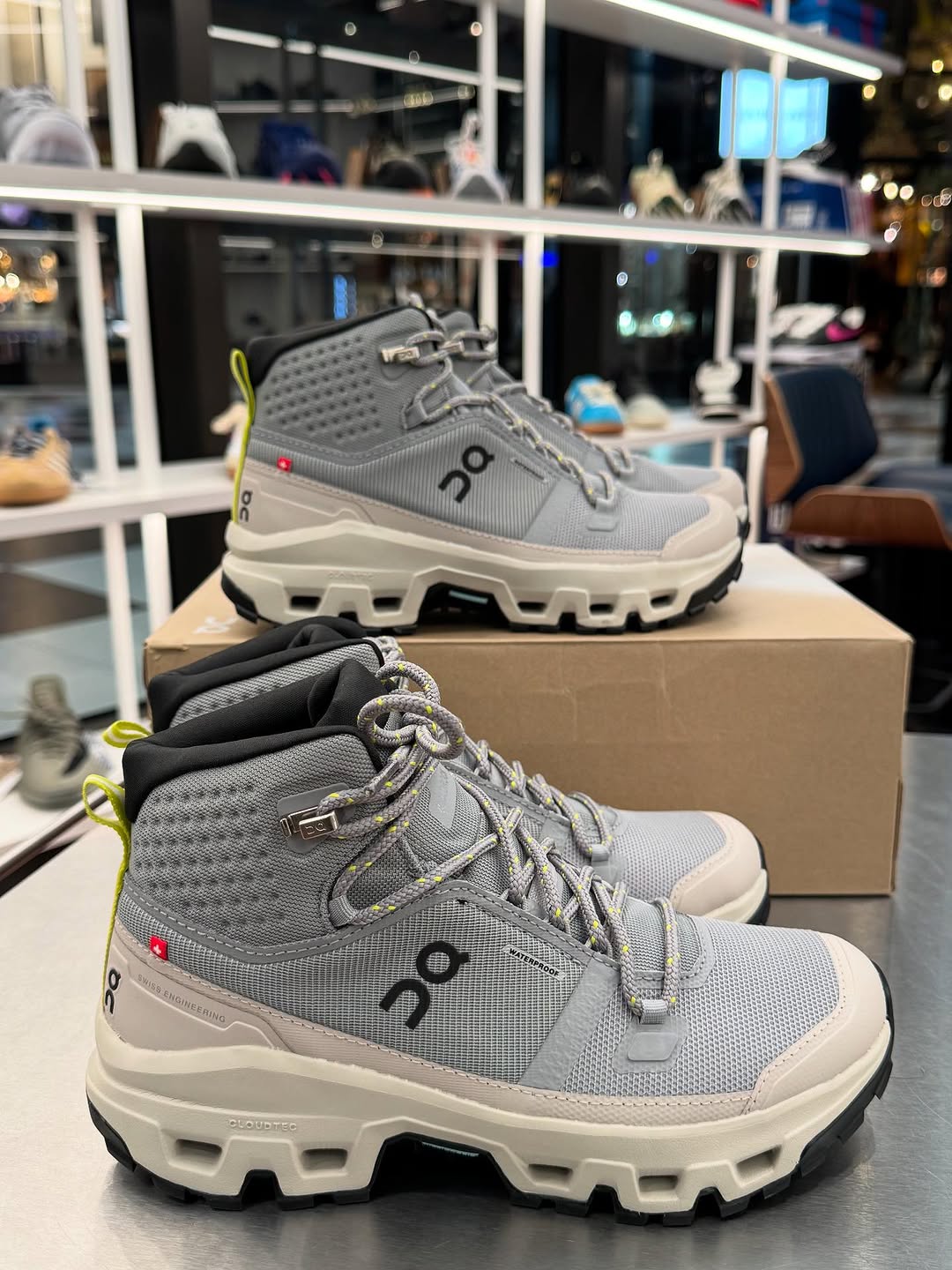 *On Running CloudRock Mid WP Hiking & Trail Alloy Ice